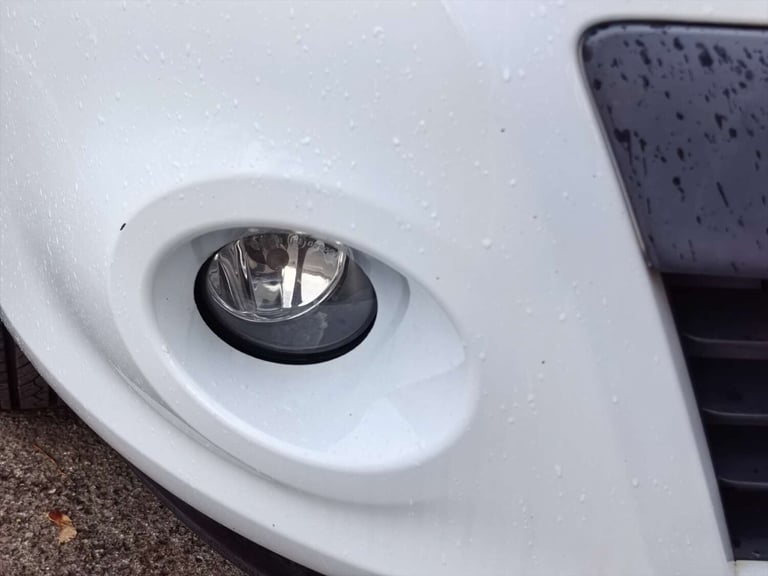 2009 Renault Clio 1.1 Clio Expression 16v 5dr Hatchback Petrol Manual