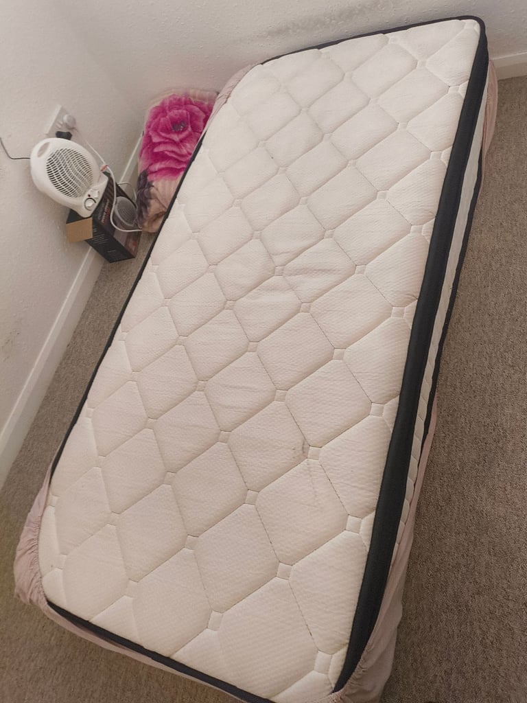 Single Bed - used only 6 months