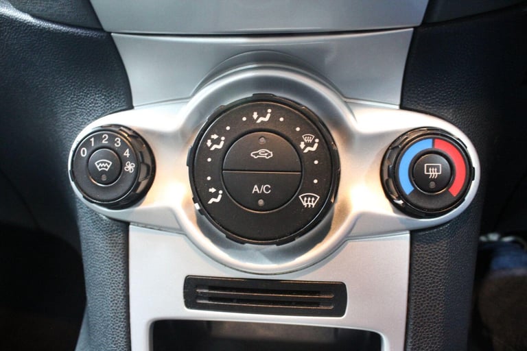  Ford Fiesta 1.25 Zetec 5dr Petrol Manual
