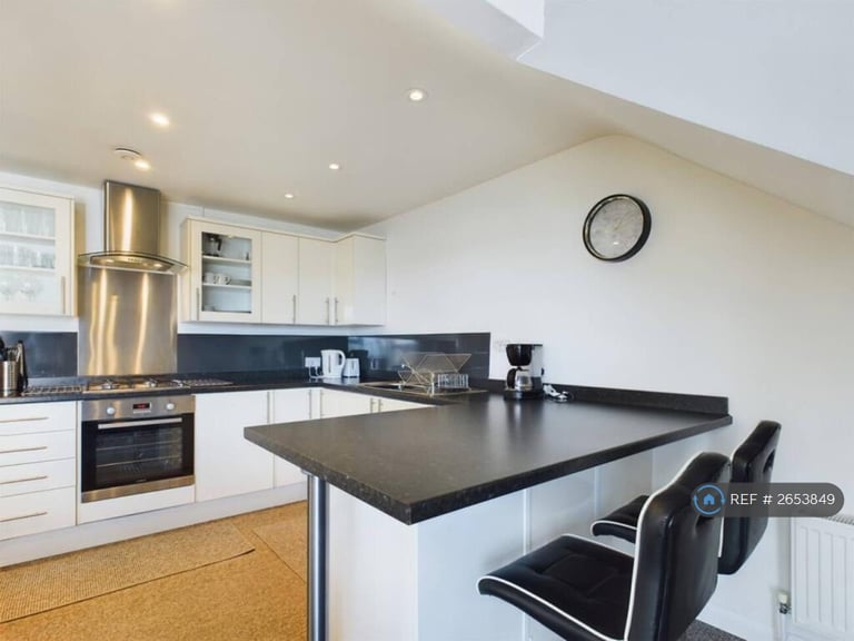 2 bedroom flat in Torquay, Torquay, TQ1 (2 bed) (#2653849)