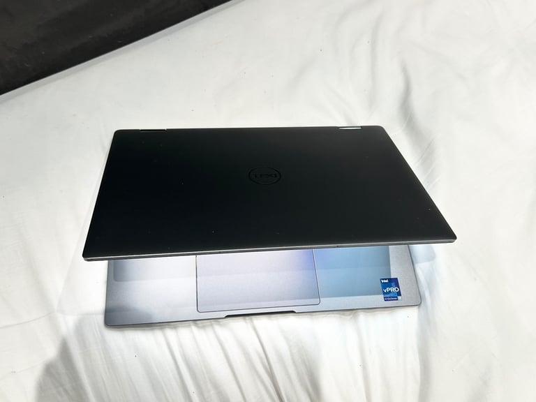 CAN DELIVER,warranty, Dell Latitude 9330 2 in 1 touchscreen laptop tablet i7-1260U 512GB, 16GB ram  