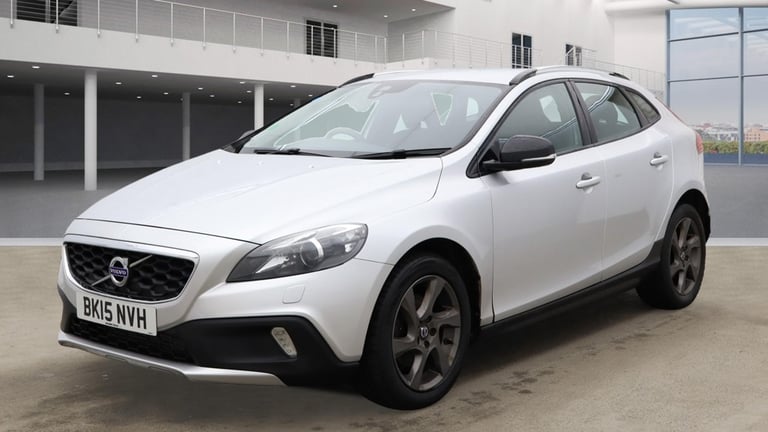 VOLVO V40 D2 Cross Country Lux Nav 5dr 2015 1.6 Diesel ECONOMIC Long MOT S/H B