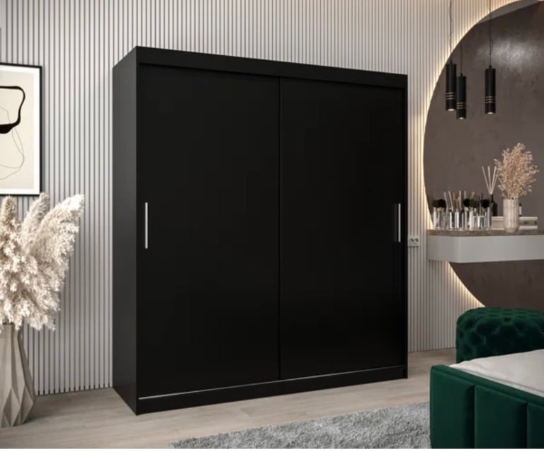 Modern Black Sliding Wardrobe – Brand New, Never Used (Minor Defect, Big Bargain!)