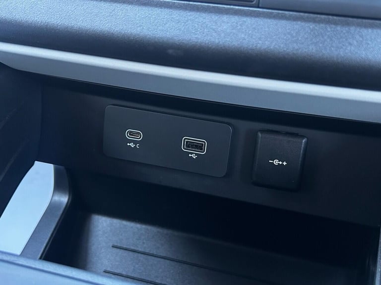 2023 Land Rover Defender 3.0 D250 Hard Top HSE Auto PANEL VAN DIESEL Automatic