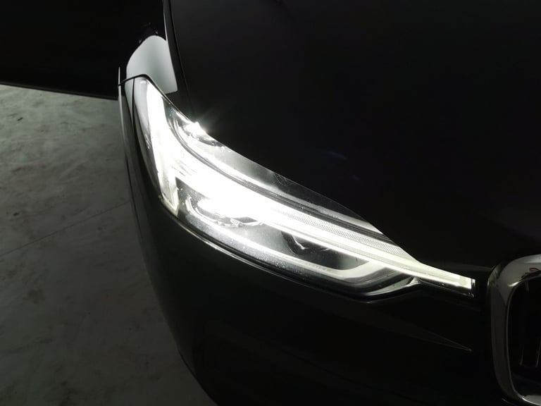 2019 Volvo XC60 2.0 D4 Momentum SUV 5dr Diesel Auto Euro 6 (s/s) (190 ps) - AUTO PARK - LED Suv D...