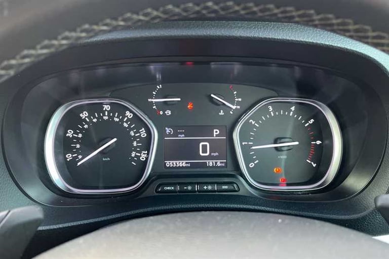 2023 Peugeot Traveller Business VIP 2.0 BlueHDi Diesel Automatic Start/Stop (180ps) MPV Diesel Au...