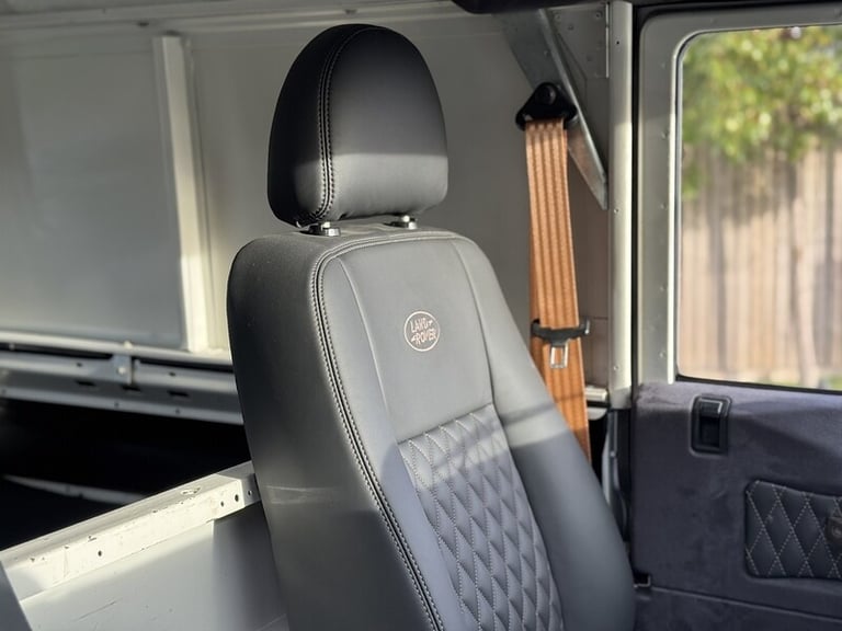 2010 Land Rover Defender Hard Top TDCi PANEL VAN DIESEL Manual