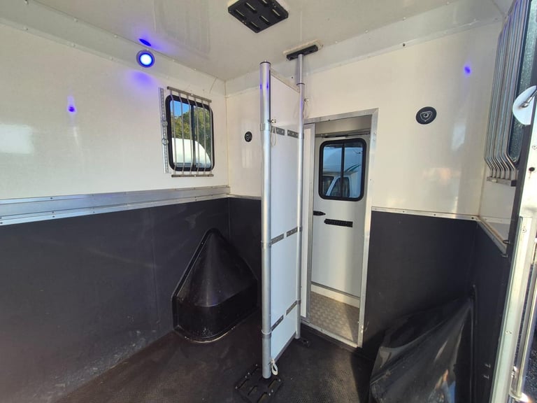 Peugeot Regents Stallion Horsebox Horse Box 2017