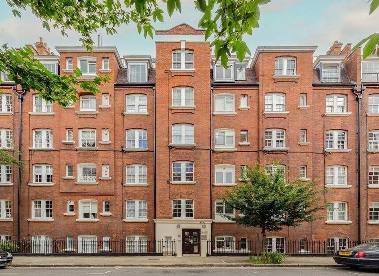 Apartment for sale in Bloomsbury Area 英皇十字高尚區出租