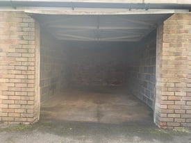 image for Secure and dry lock up garage to let Hanwell 