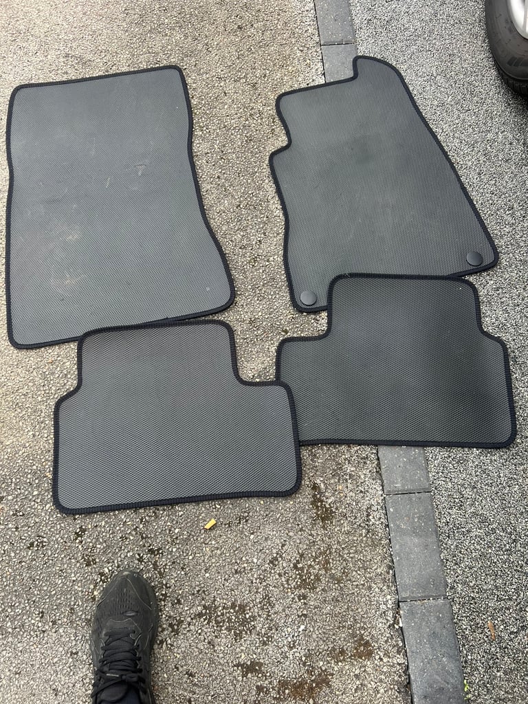 Mercedes a class rubber matts 