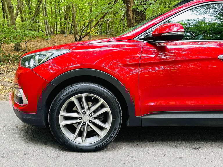 2016 Hyundai Santa Fe 2.2 Santa Fe Premium SE Blue Drive CRDi Auto 4WD 5dr SUV Diesel Automatic