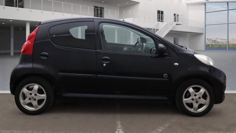 Peugeot, 107, Hatchback, 2011, Manual, 998 (cc), 5 doors