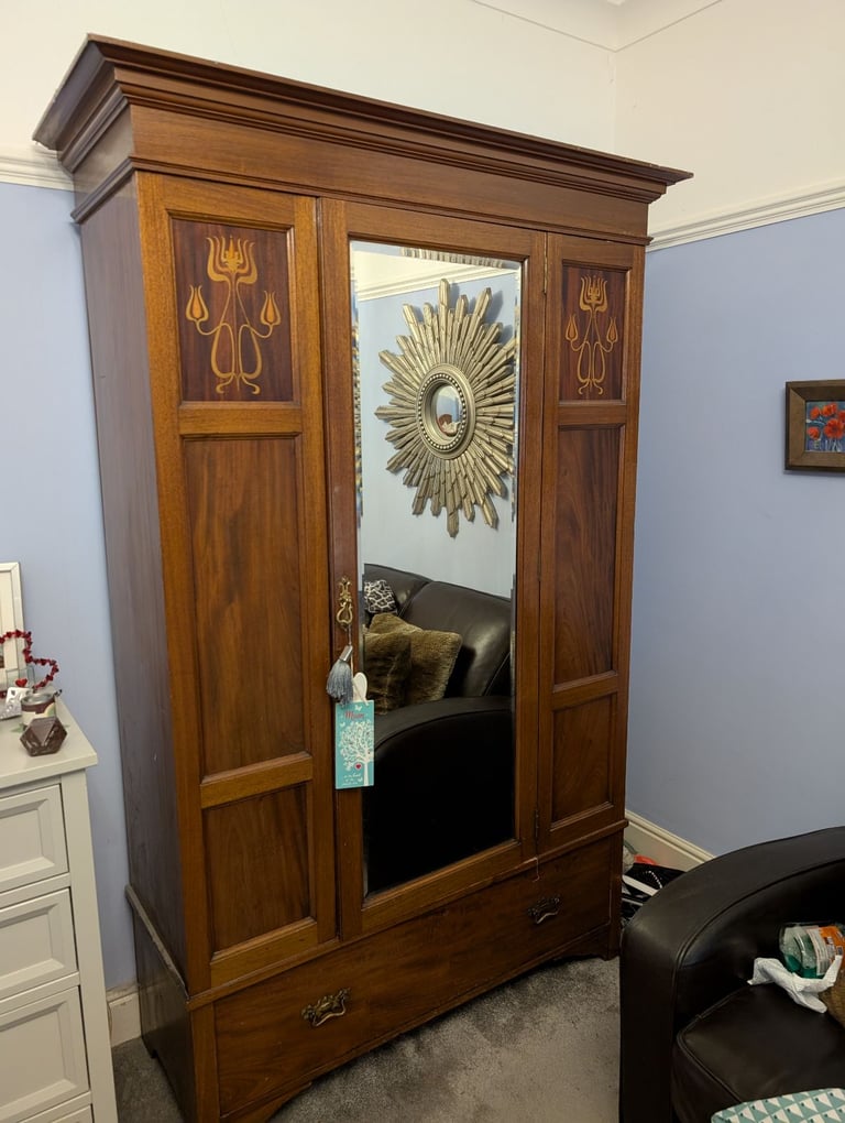 image for Beautiful antique wardobe going to a good home....