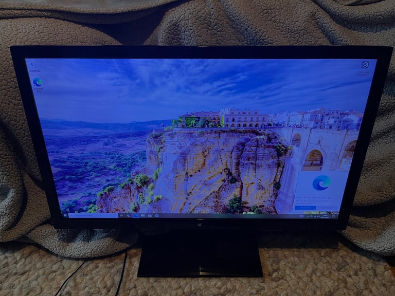 image for V7 27” monitor