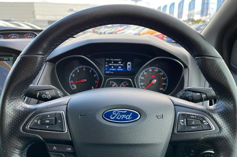 2016 Ford Focus 2.3T EcoBoost RS Hatchback 5dr Petrol Manual AWD Euro 6 (s/s) (350 ps) Manu Hatch...
