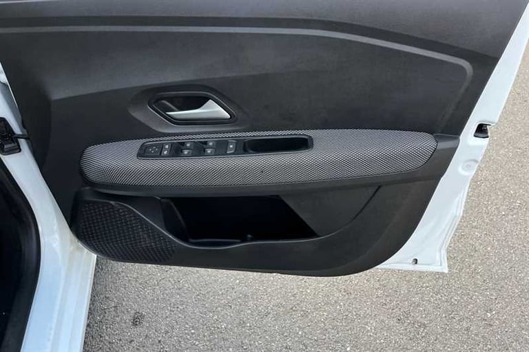 2023 Dacia Sandero 1.0i TCe (90 PS) Expression 5 Door Petrol Hatchback Automatic Hatchback Petrol...