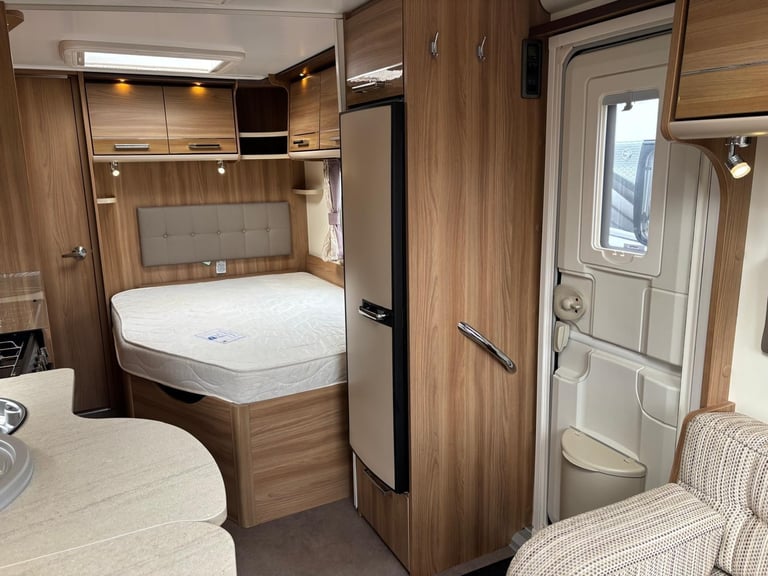 2017 BAILEY UNICORN VALENCIA, 4 BERTH CARAVAN ALDE, A/C, WITH A FIXED BED