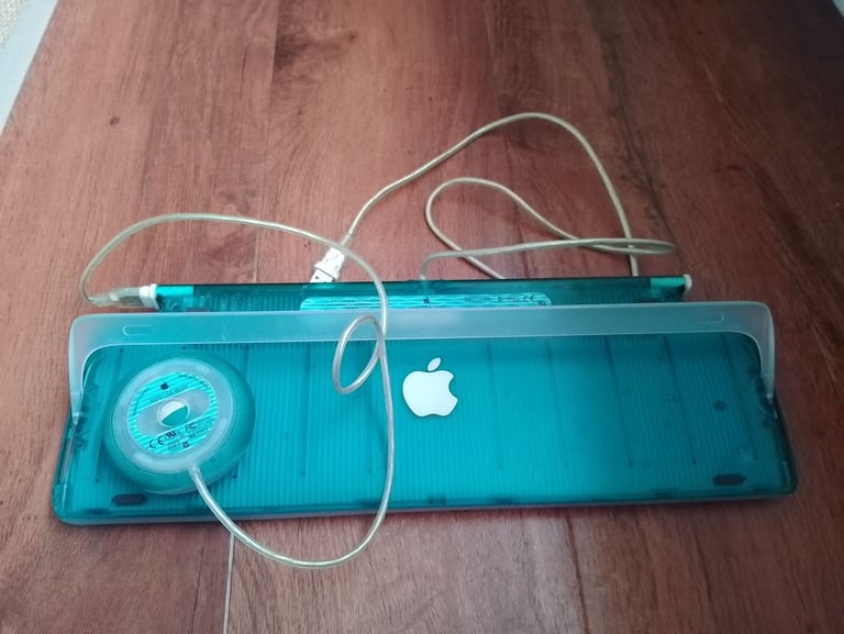 Apple Keyboard wired translucent with mouse