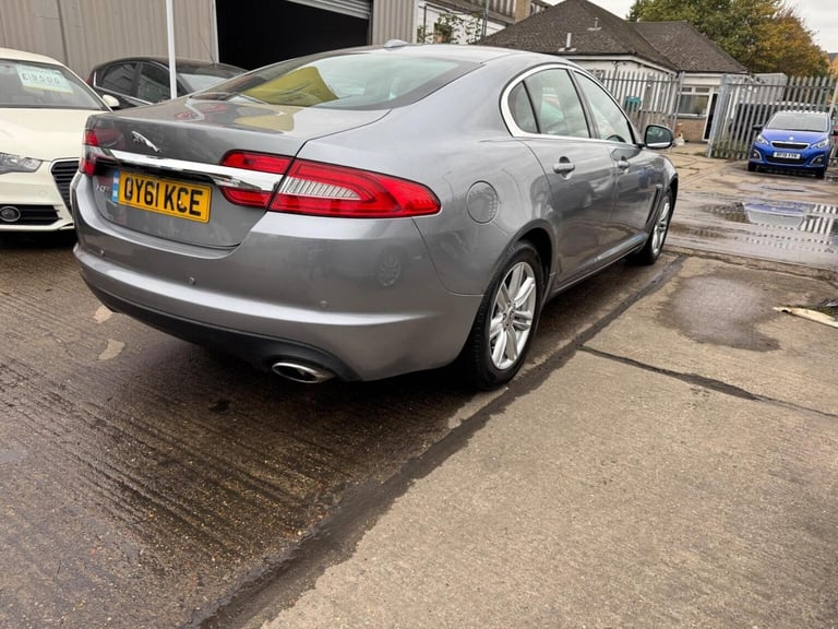 JAGUAR XF 2.2d Luxury Auto Euro 5 (s/s) 4dr 2011