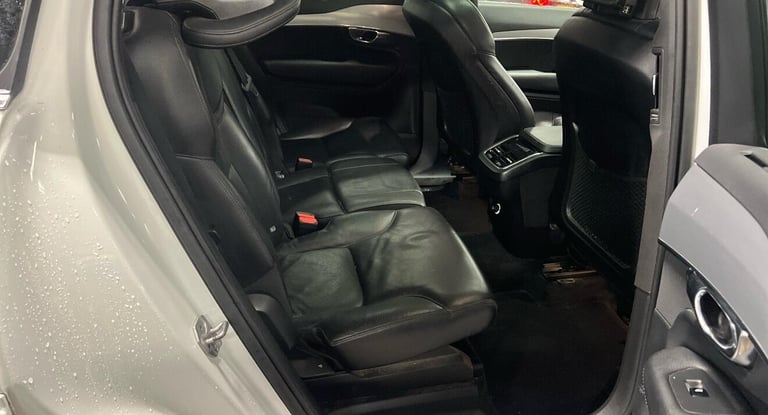 2015 Volvo XC90 2.0 D5 Momentum 5dr AWD Geartronic ESTATE DIESEL Automatic