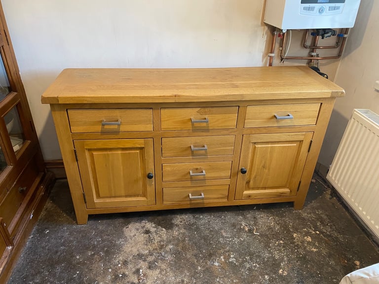  WOODEN SIDEBOARD WITH 6 DRAWERS