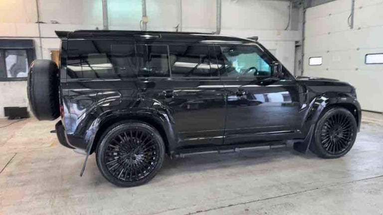 2024 Land Rover Defender 110 3.0 D300 MHEV X-Dynamic SE SUV 5dr Diesel Auto 4WD Euro 6 (s/s) (300...