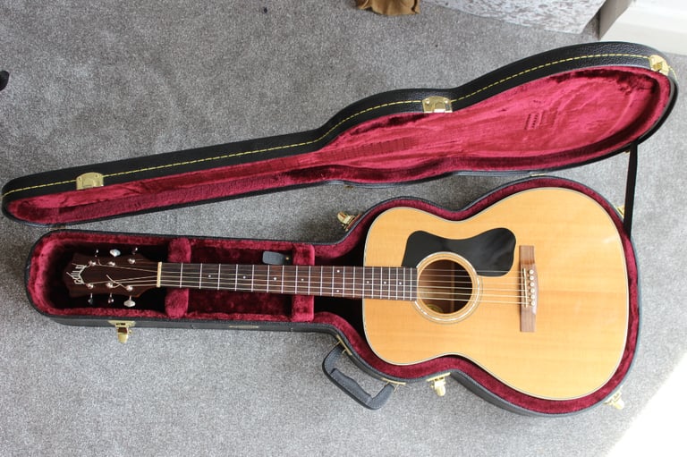 Guild F-130 Solid top and sides Acoustic Guitar with Hard Case
