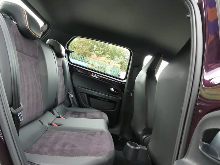 1.0 75 Mii by Cosmo 5dr *6 SERVICES +DAB +BTOOTH +HEATED LEATHER +2 KEYS*