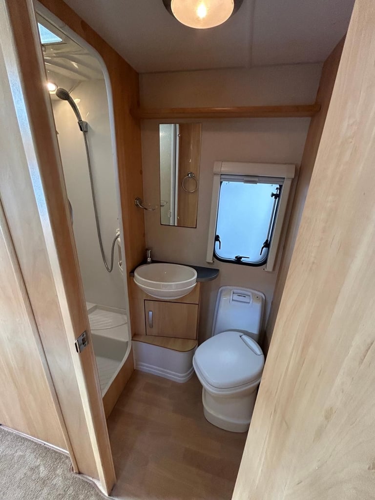 Sterling Europa 530 5 berth 2007 motor mover ***NOW SOLD***