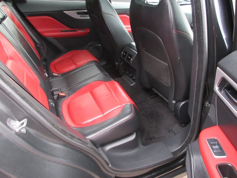 2017 Jaguar F-Pace 2.0d R-Sport 5dr Auto AWD ESTATE Diesel Automatic