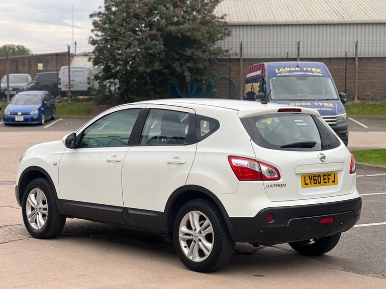 Nissan Qashqai 1.6 Acenta 2WD Euro 5 (s/s) 5dr Petrol Manual - Image 5