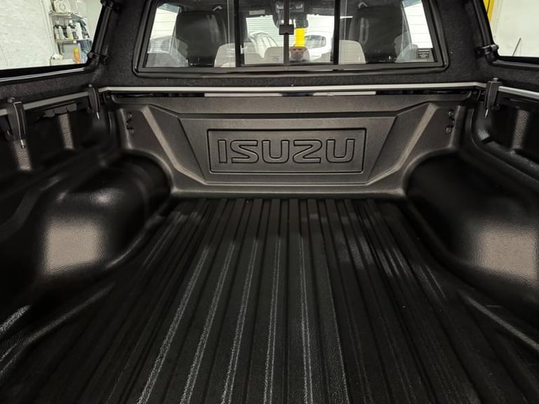 2025 Isuzu D-Max 1.9 V-Cross Double Cab 4x4 Auto Automatic Pick Up Diesel Automatic