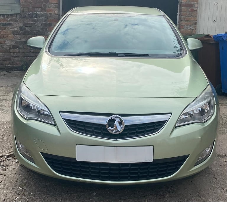Vauxhall, ASTRA, EXCLUSIV, CDTI, 2011, Manual, 1686 (cc), 5 doors