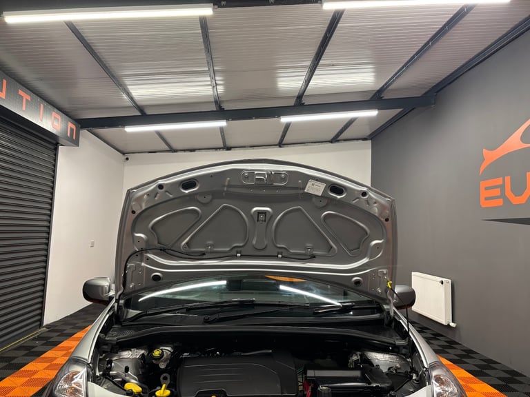 2012 Renault Clio 1.2 16V Dynamique TomTom 5dr HATCHBACK Petrol Manual