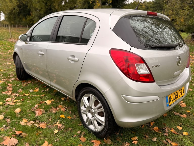 2009 VAUXHALL CORSA - 1 YEARS MOT