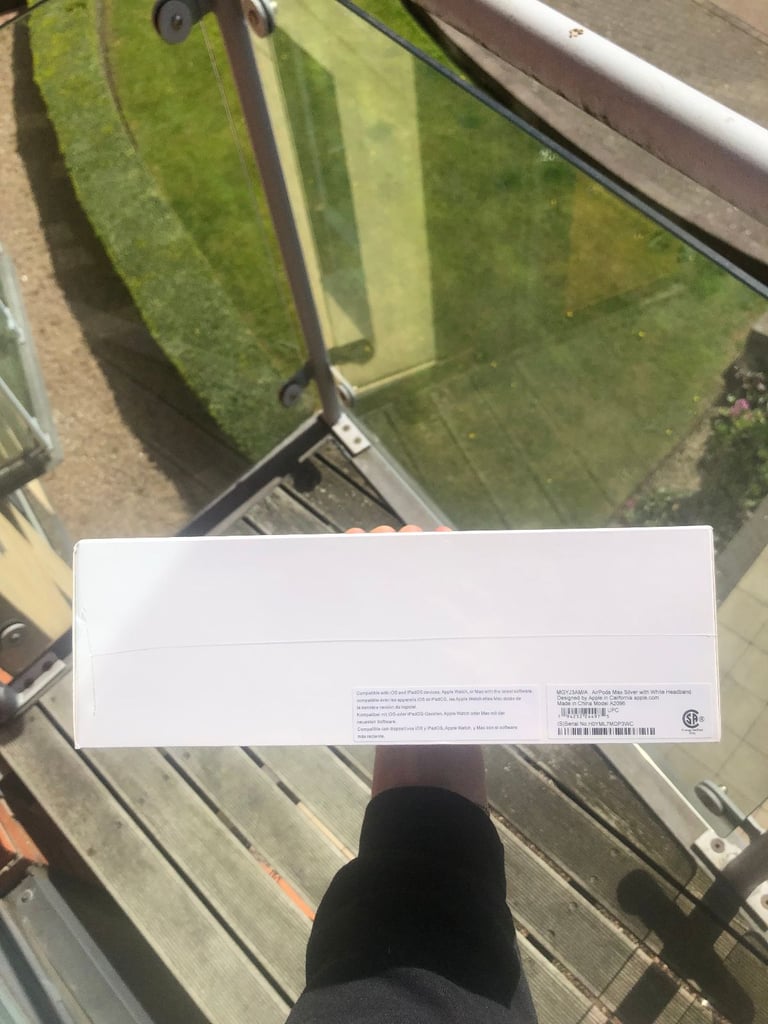 Apple AirPods Max 🍏 In silver 🩶Still Sealed From Apple 🛍️