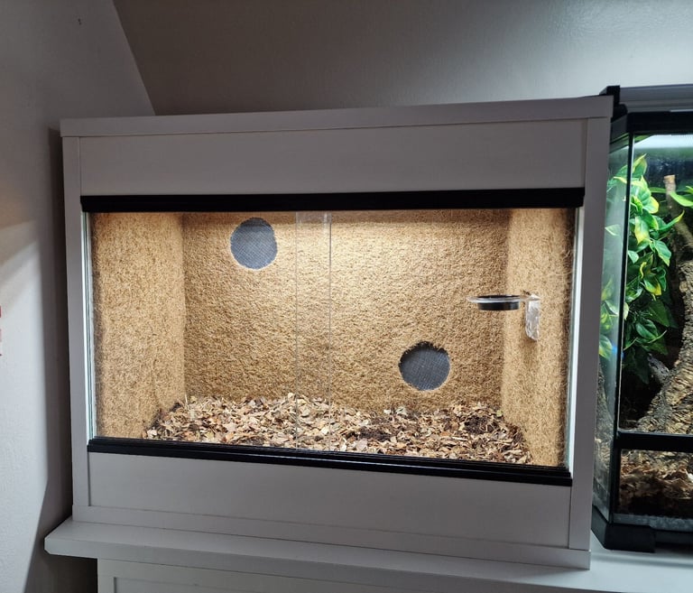 Brand new reptilife plastic vivarium 