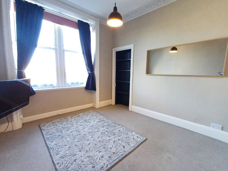 2 bedroom flat in Brunswick Road, Leith, Edinburgh, EH7 5NG