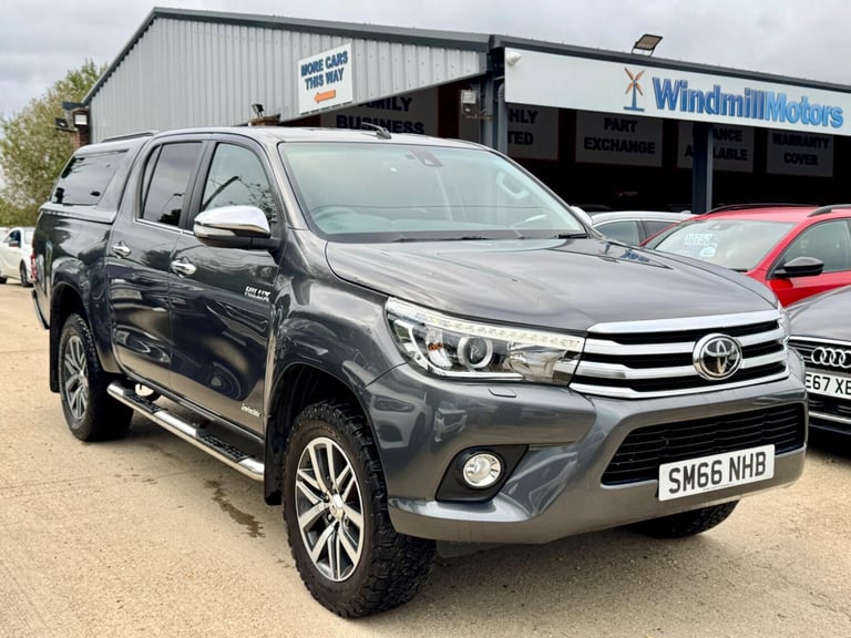 2016 Toyota Hilux 2.4 D-4D Invincible Auto 4WD Euro 6 4dr (TSS) PICK UP Diesel Automatic