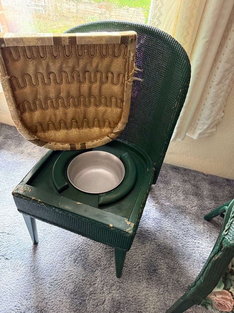 image for Chamber pot chair wicker