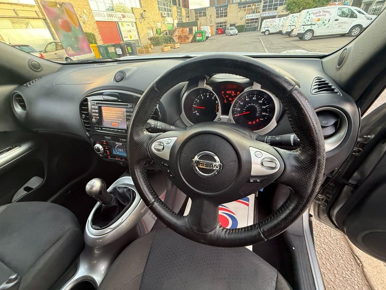 2012 Nissan Juke 1.6 Acenta 5dr [Premium Pack] HATCHBACK PETROL Manual