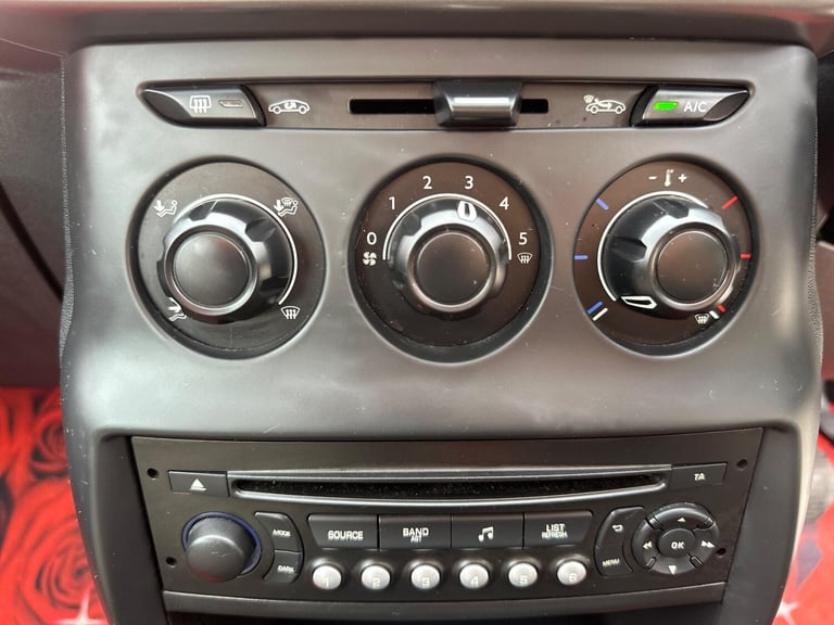 2015 Citroen C3 1.2 PureTech VTR+ Euro 6 5dr HATCHBACK Petrol Manual
