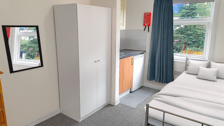 Ensuite DSS only shared house - fantastic place, 6 x ensuites. Not to be missed!