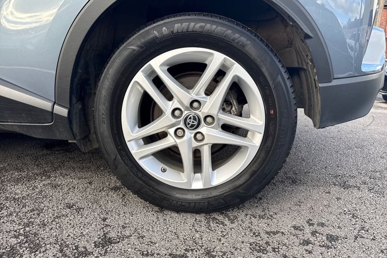 2022 Toyota C-HR 1.8 VVT-h Icon CVT Euro 6 (s/s) 5dr SUV PETROL/ELECTRIC Automatic