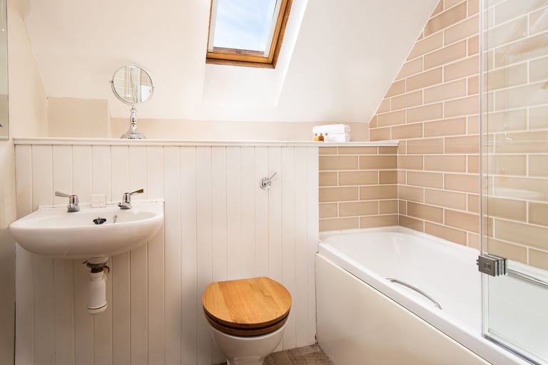 Furnished Cottages in Melrose available to rent, heating & electric included, free wifi