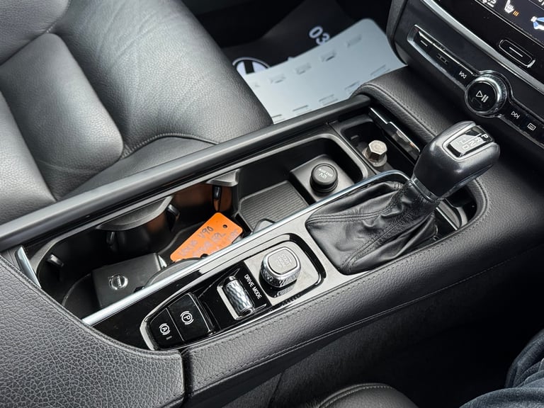 2019 Volvo V90 2.0 D4 Momentum Nav 5dr Geartronic Auto ULEZ ESTATE Diesel Automatic