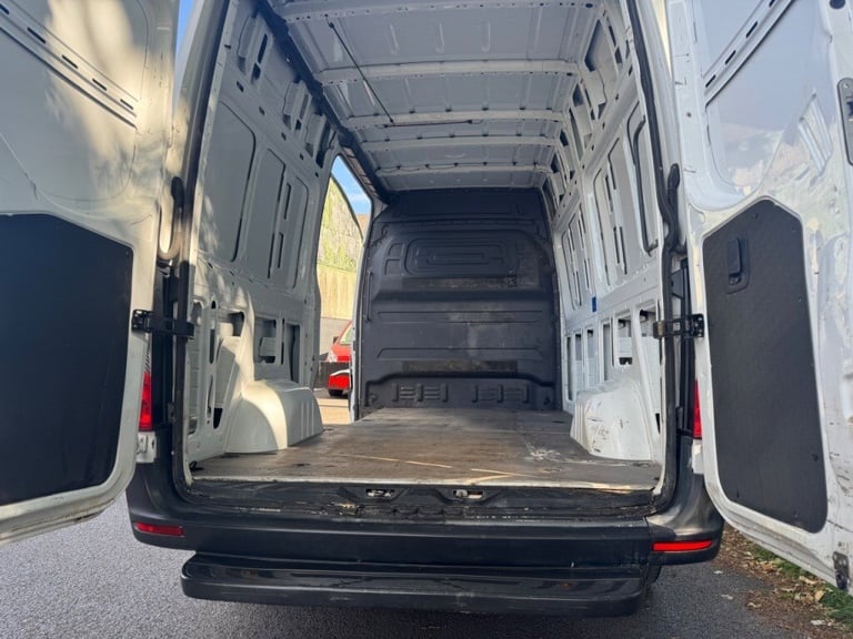 Mercedes-Benz Sprinter 3.5t H2 L2 Progressive Van++1 OWNER++CRUISE++REV
