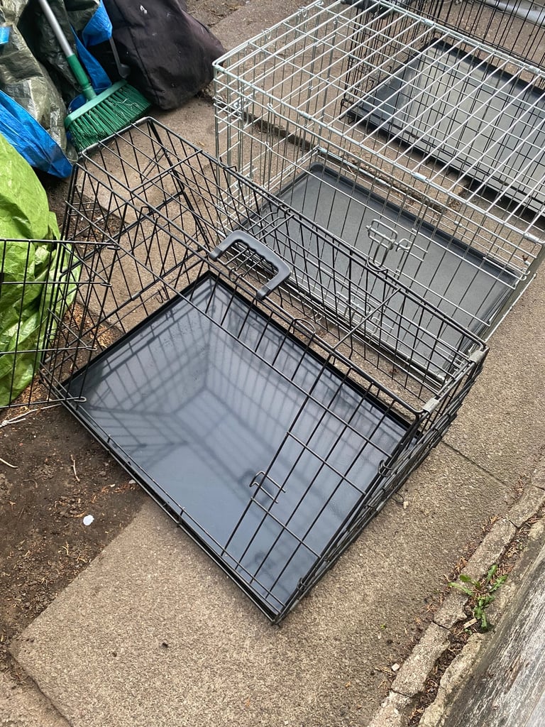 Dog cages x3 Med x2 1x Med/Large 