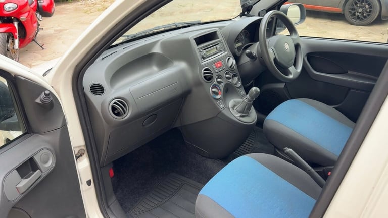 2011 Fiat Panda 1.2 [69] MyLife 5dr HATCHBACK Petrol Manual - Image 12